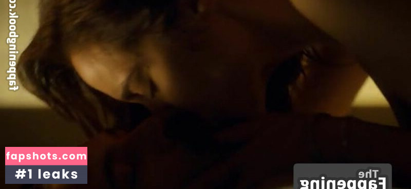 Melanie Scrofano gallery photo #14