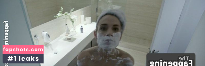 Melanie Scrofano gallery photo #19