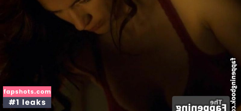 Melanie Scrofano nude babe gallery