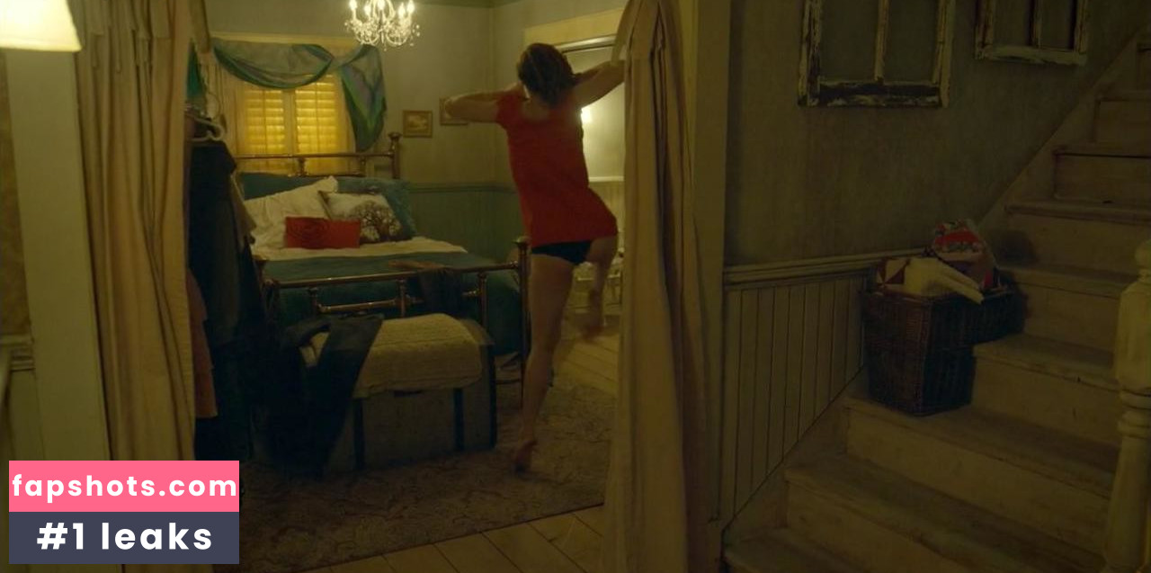 Melanie Scrofano gallery photo #43