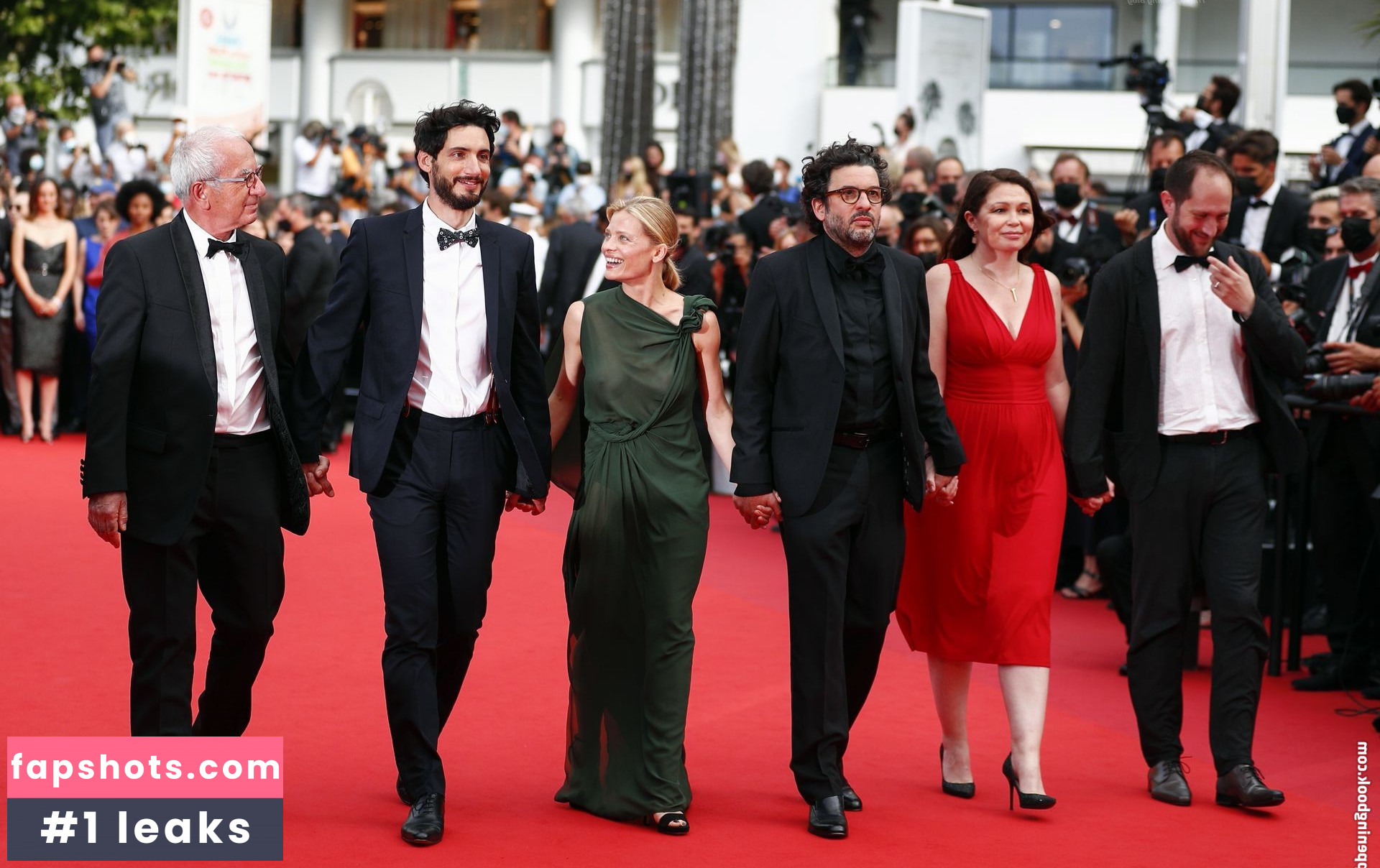 Mélanie Thierry gallery photo #48