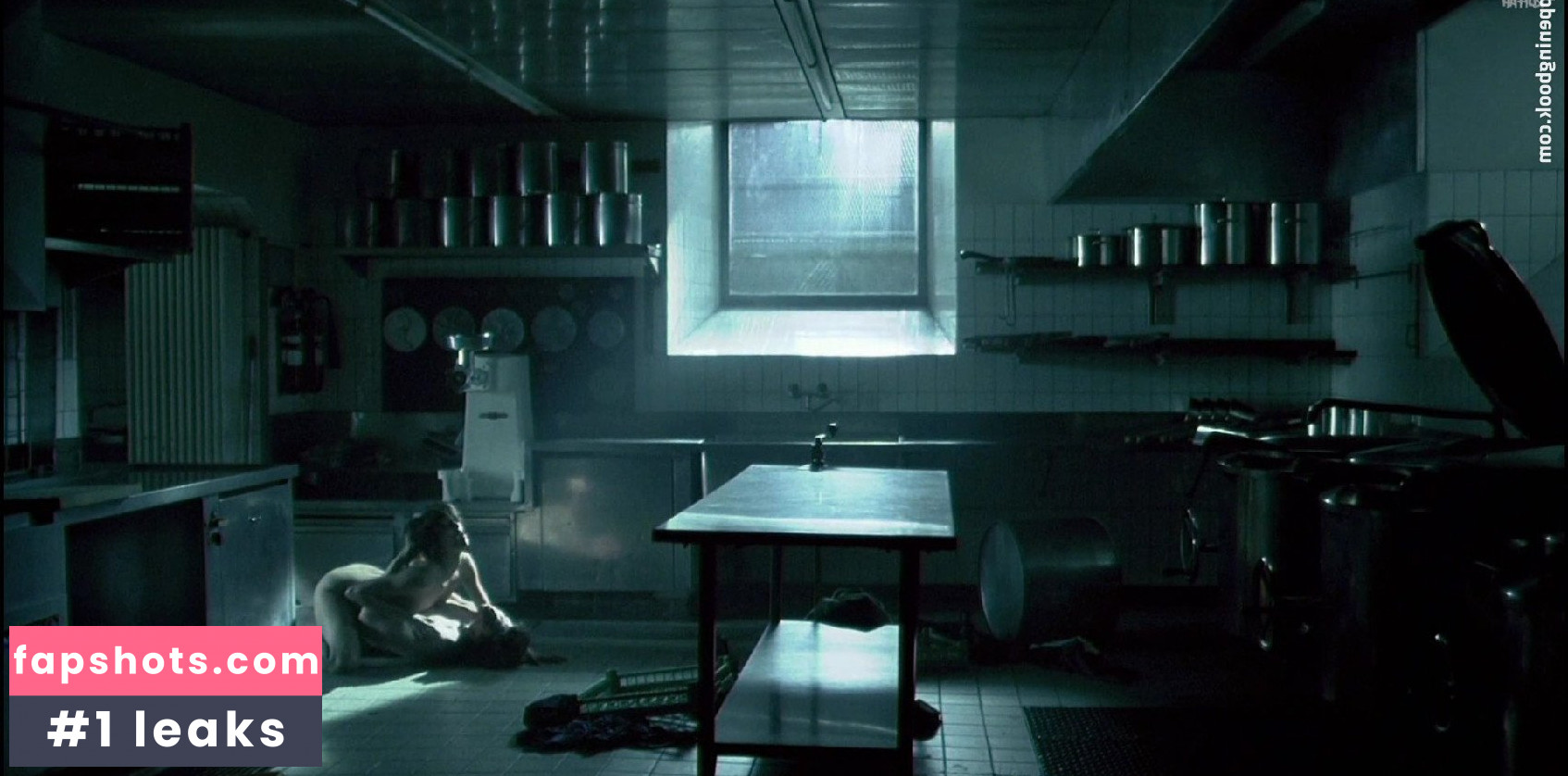 Melanie Winiger gallery photo #8