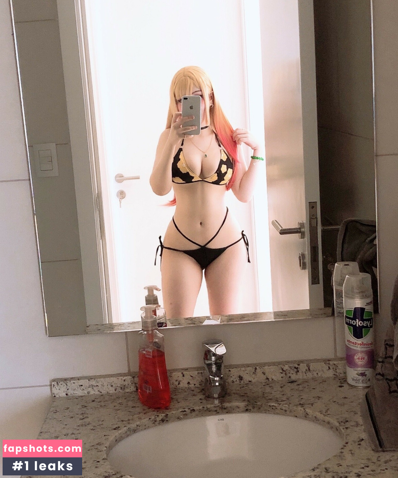 melaniyumeko gallery photo #7