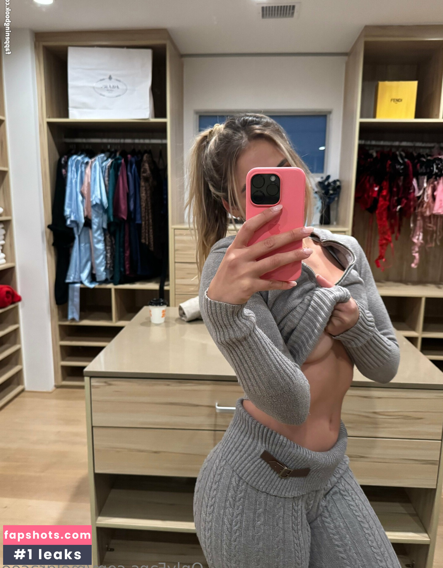 Melgracee gallery photo #7