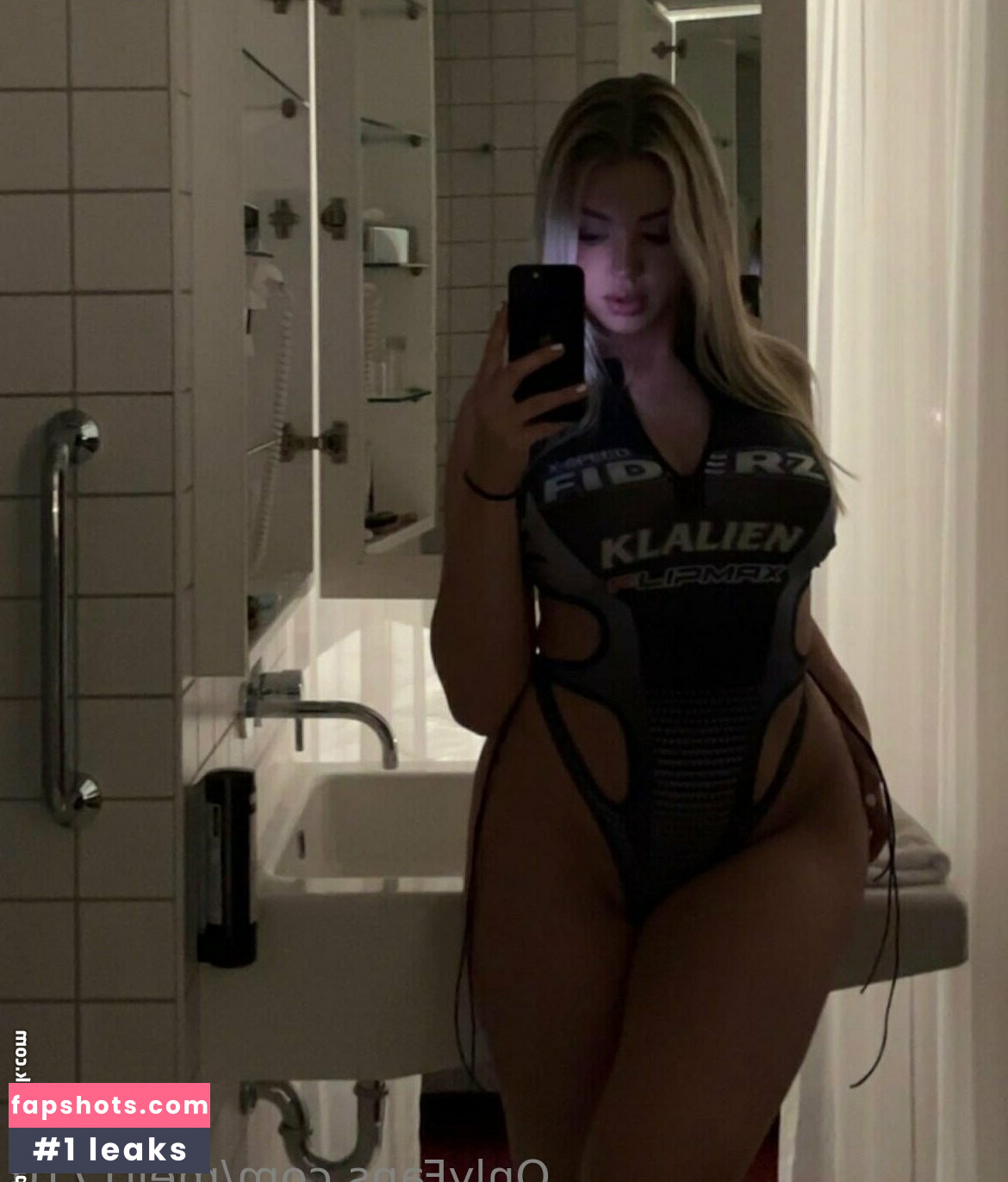 Meli_17_10 Nahé úniky fotek pouze od fanoušků #101 - Fapshots