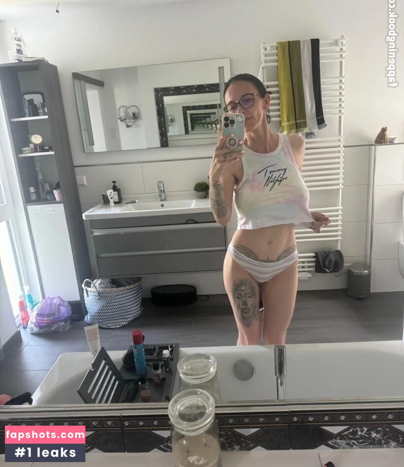 Melia84 nude babe gallery