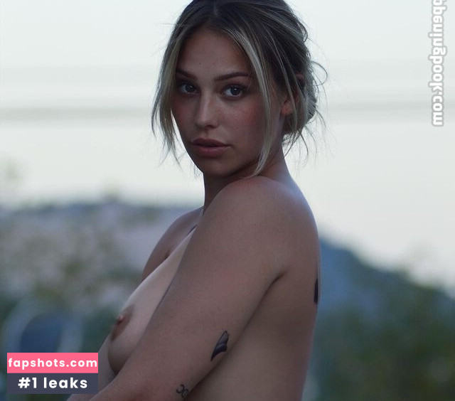 Melina Hoch nude babe gallery