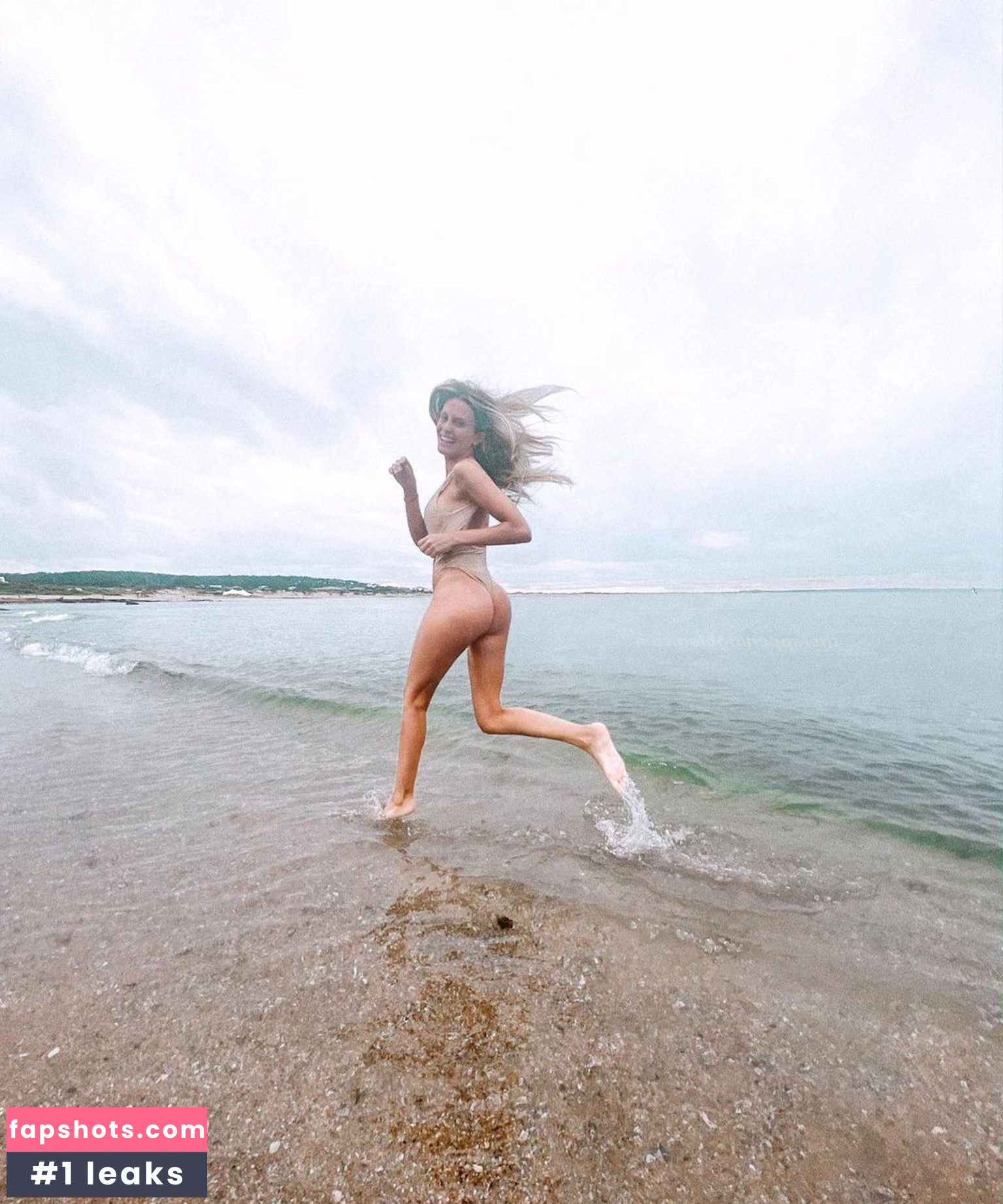 Melina Lezcano gallery photo #11