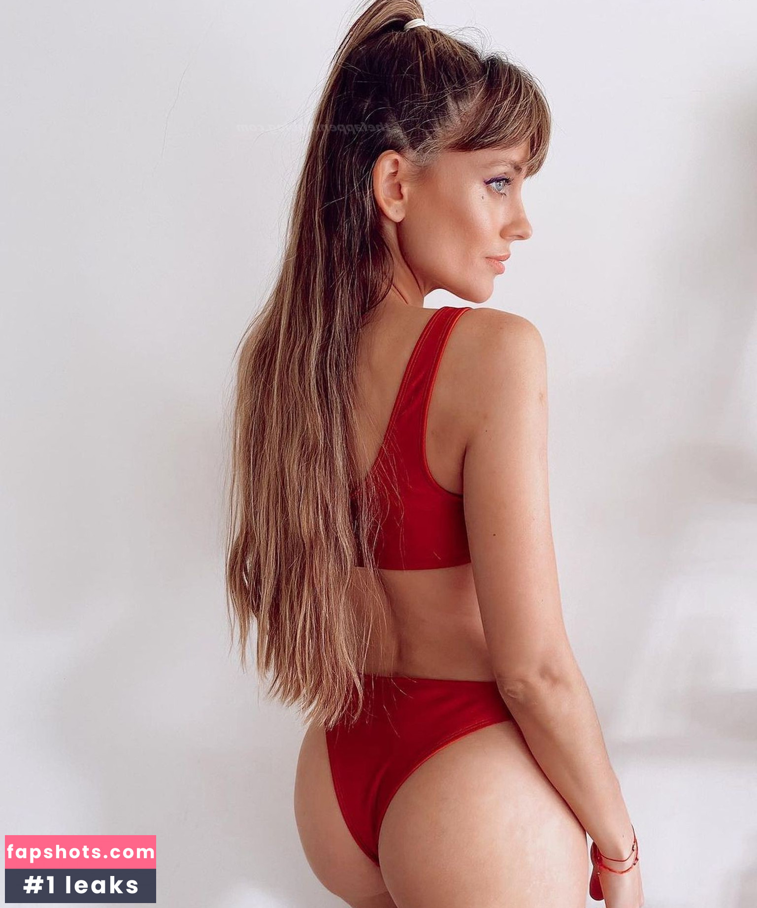 Melina Lezcano gallery photo #8