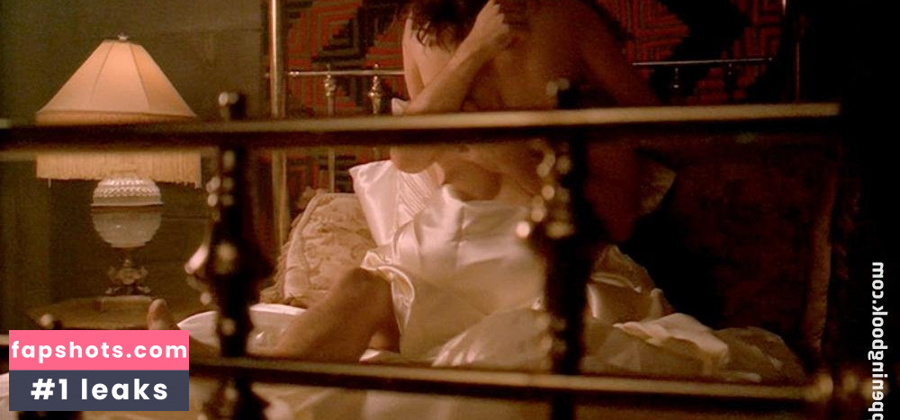 Melinda Clarke gallery photo #45