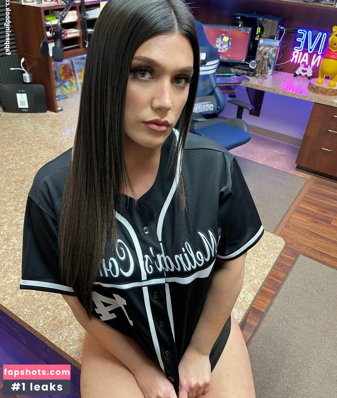 Melinda Young gallery photo #6