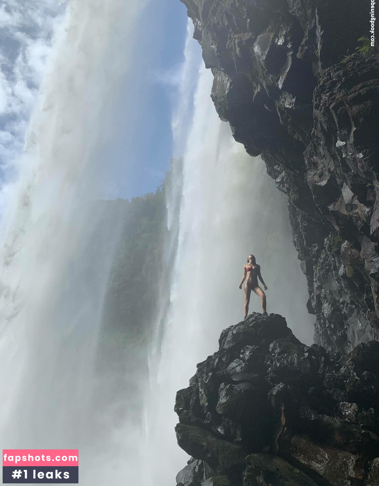 Melissa Barrera gallery photo #3