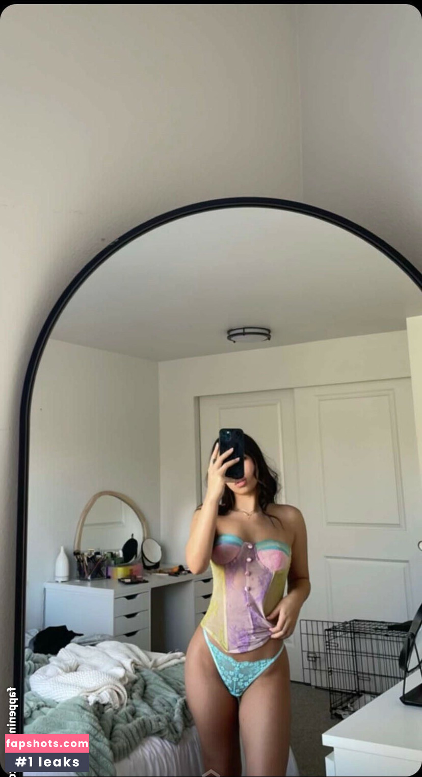 Melissa Estrella gallery photo #46