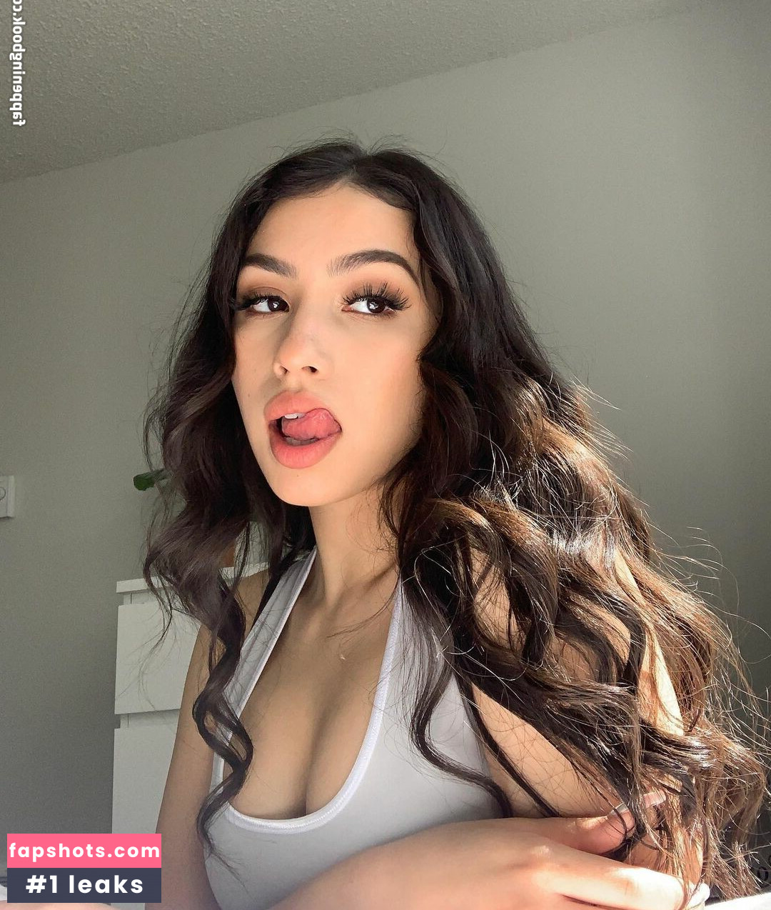 Melissa Estrella gallery photo #51