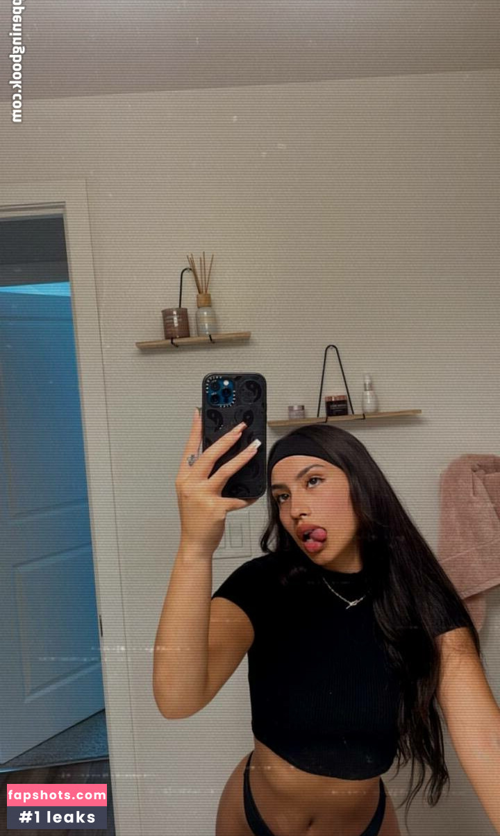 Melissa Estrella gallery photo #59