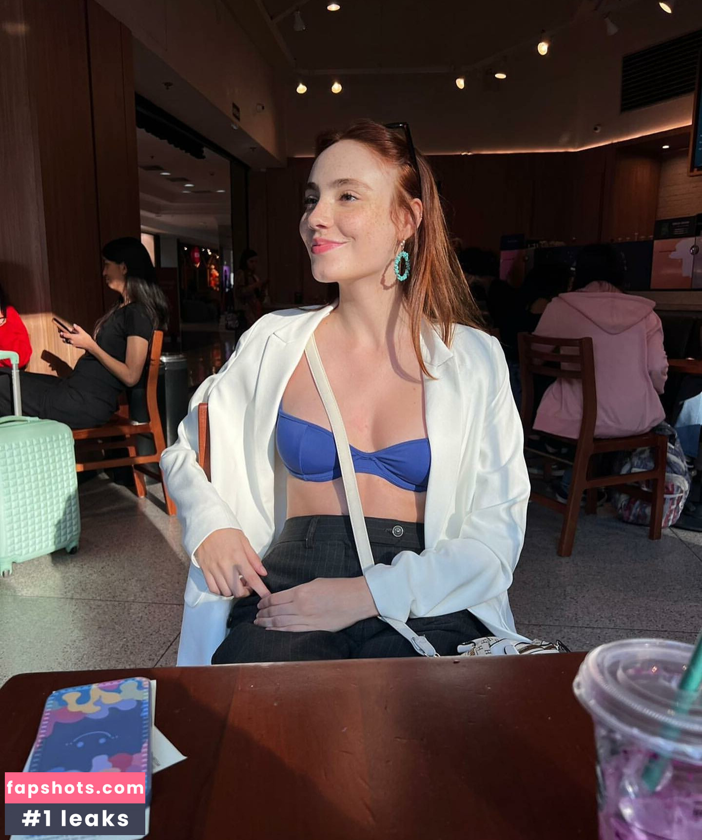 Melissa Fernandes gallery photo #34