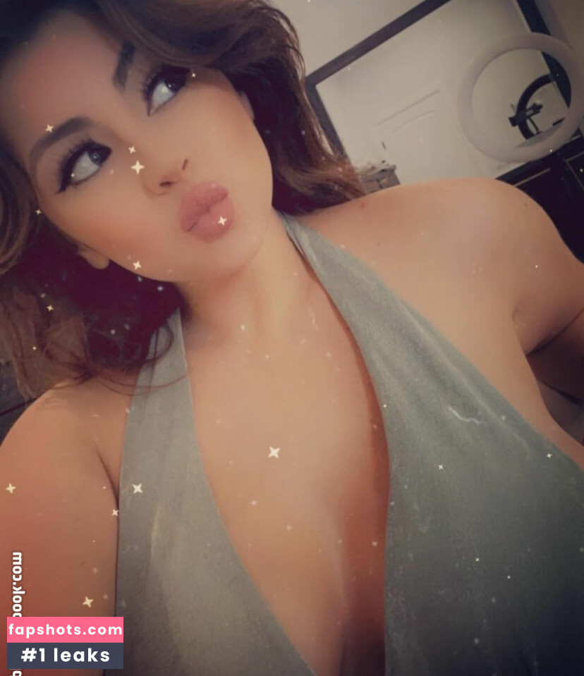 Melissa Herrera gallery photo #37