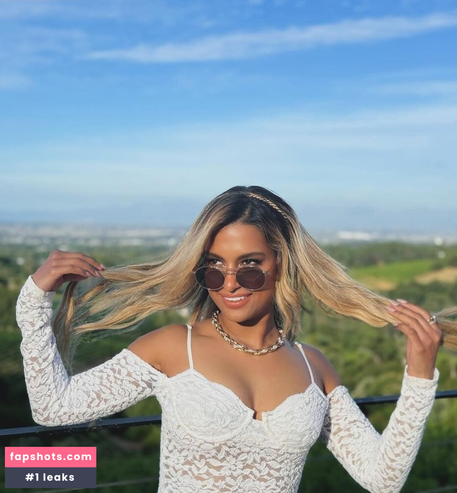 Melissa Reddy gallery photo #99