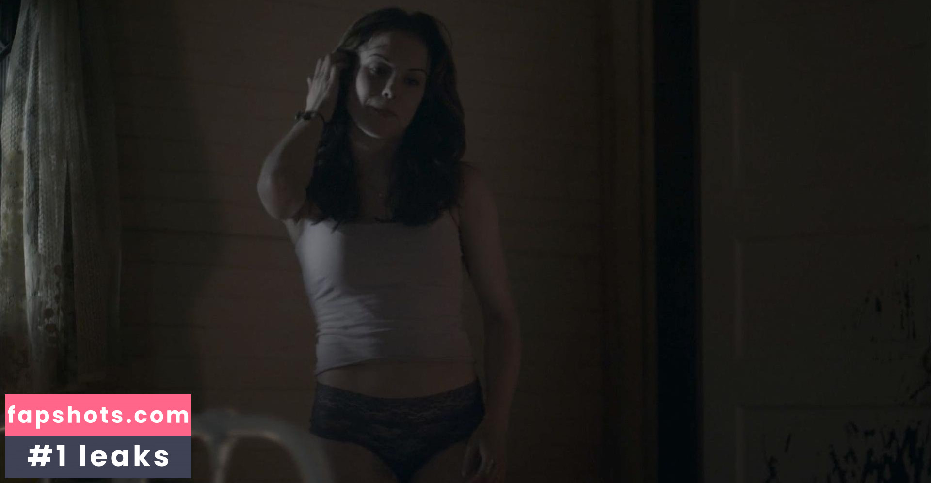 Melissa Roxburgh gallery photo #136