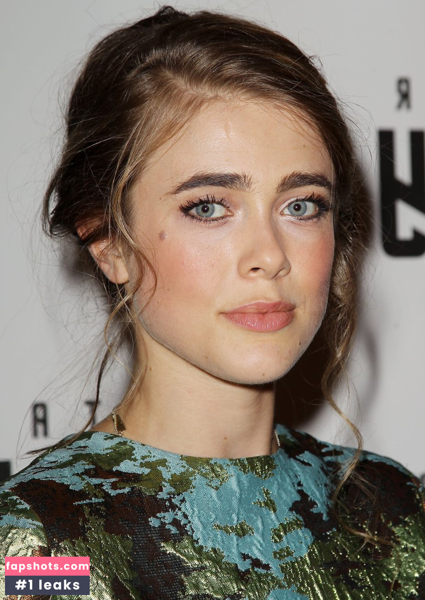 Melissa Roxburgh gallery photo #145