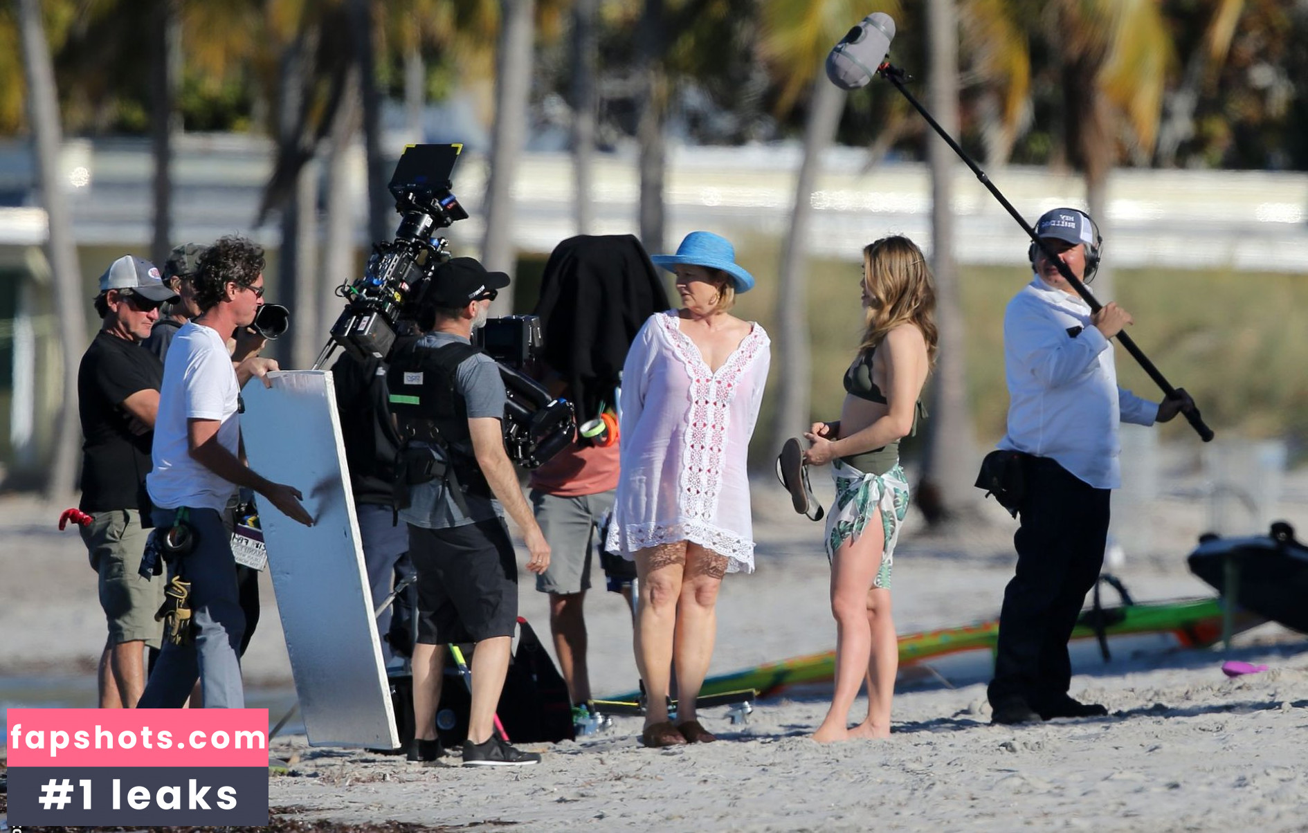 Melissa Roxburgh gallery photo #170