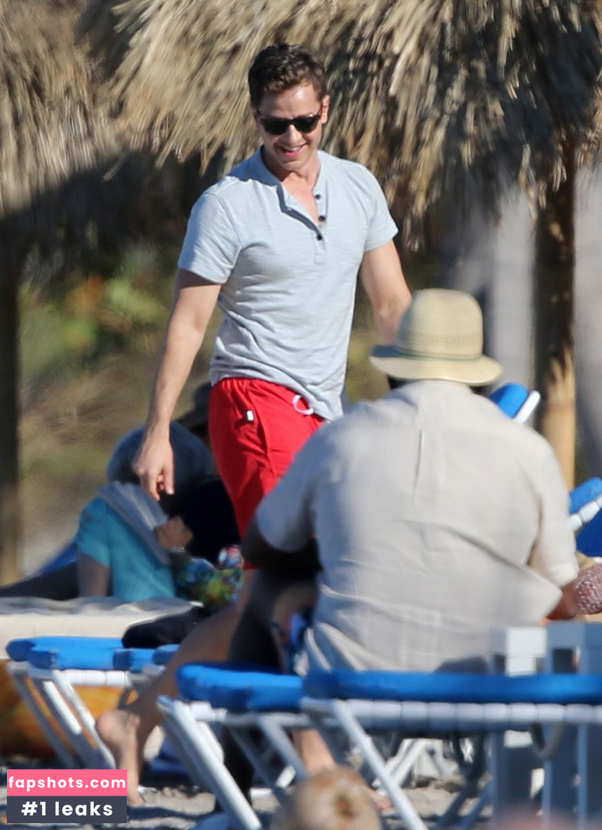 Melissa Roxburgh gallery photo #174