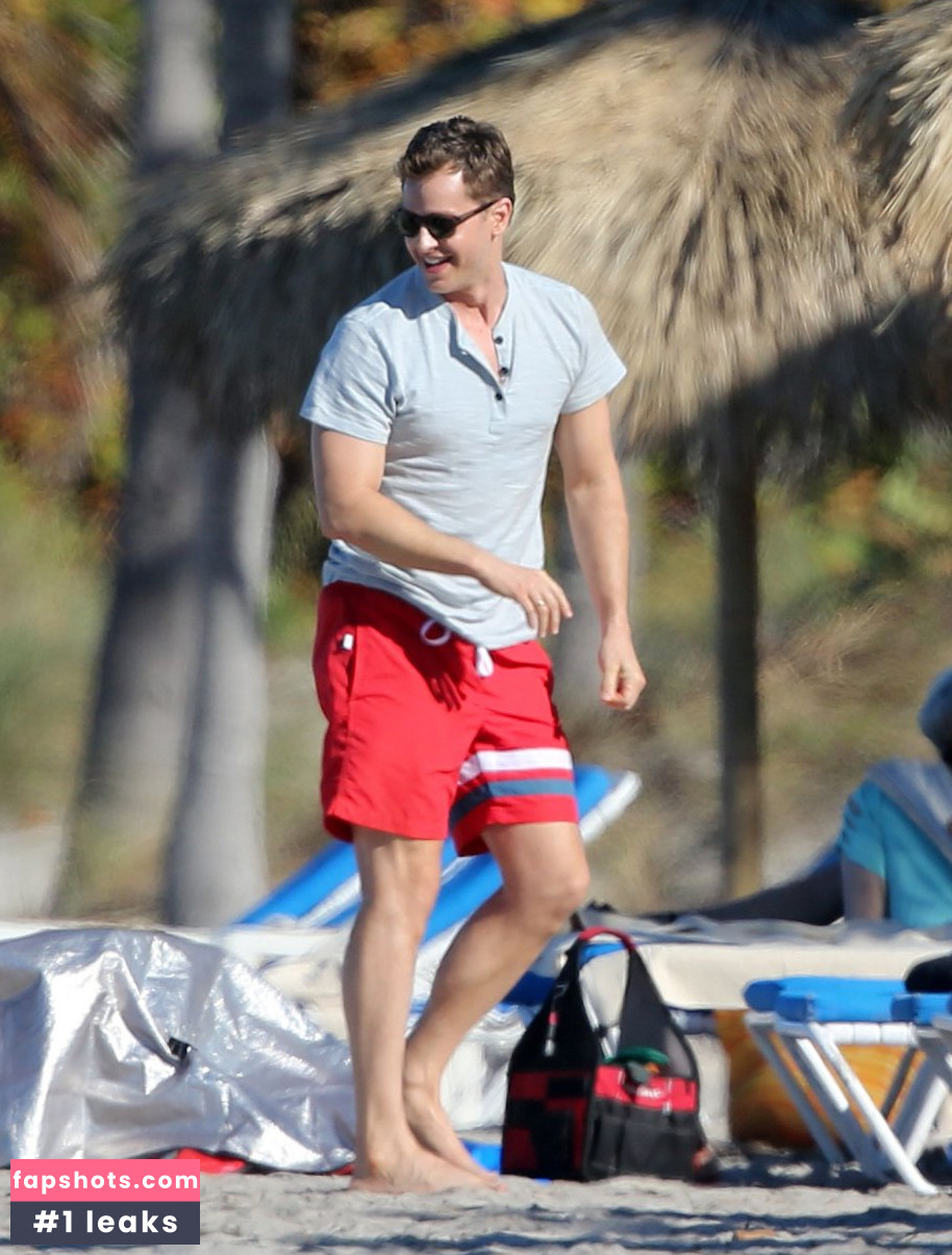 Melissa Roxburgh gallery photo #181