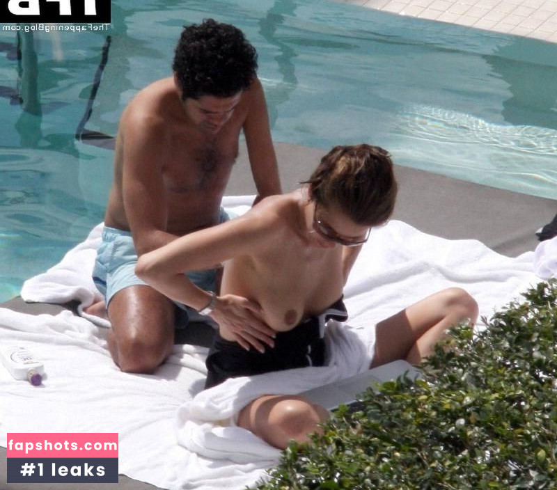 Melissa Theuriau gallery photo #30