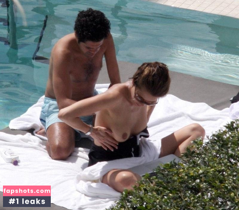 Melissa Theuriau gallery photo #56