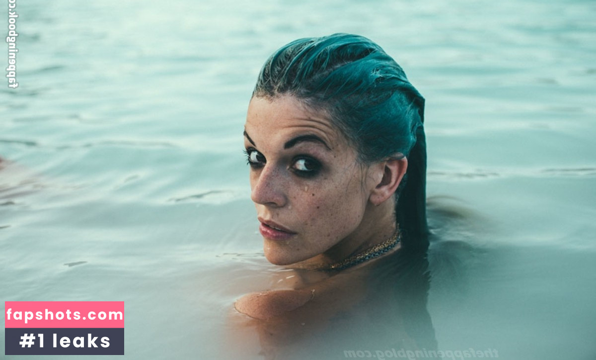 Melodi Meadows gallery photo #8