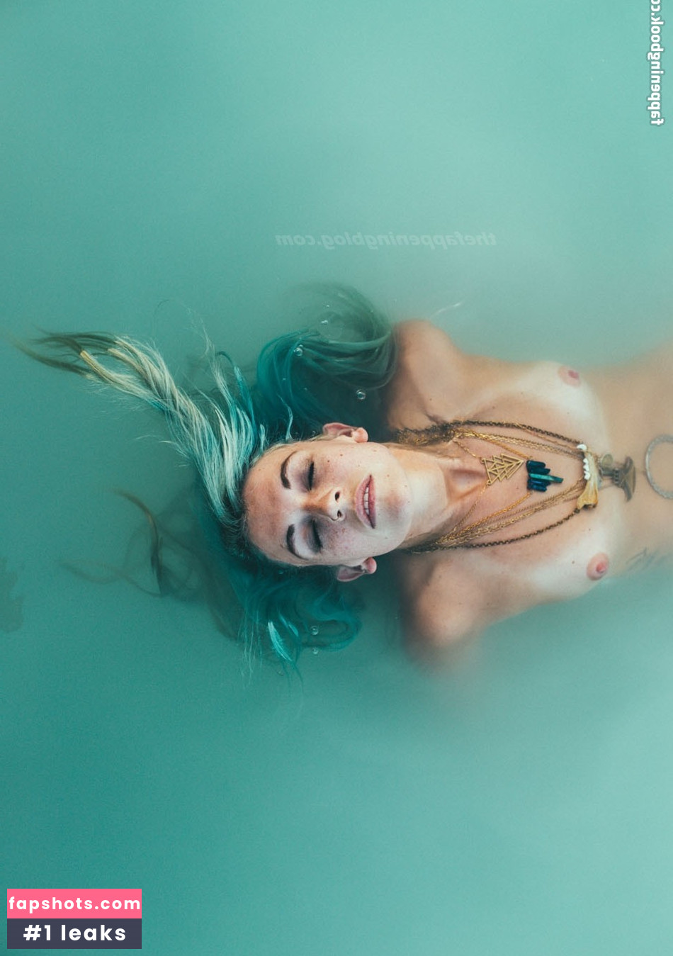 Melodi Meadows gallery photo #10