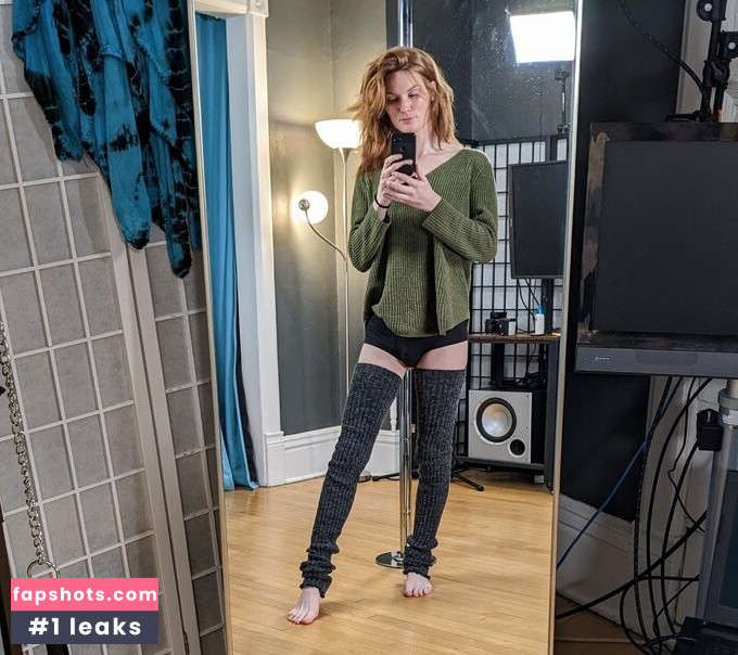 Melody Lane nude babe gallery