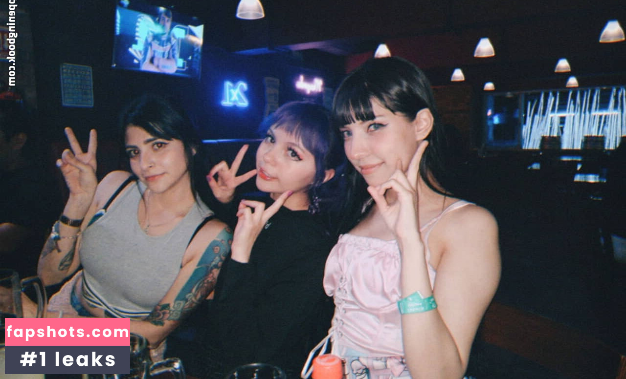 Melody Mew gallery photo #17