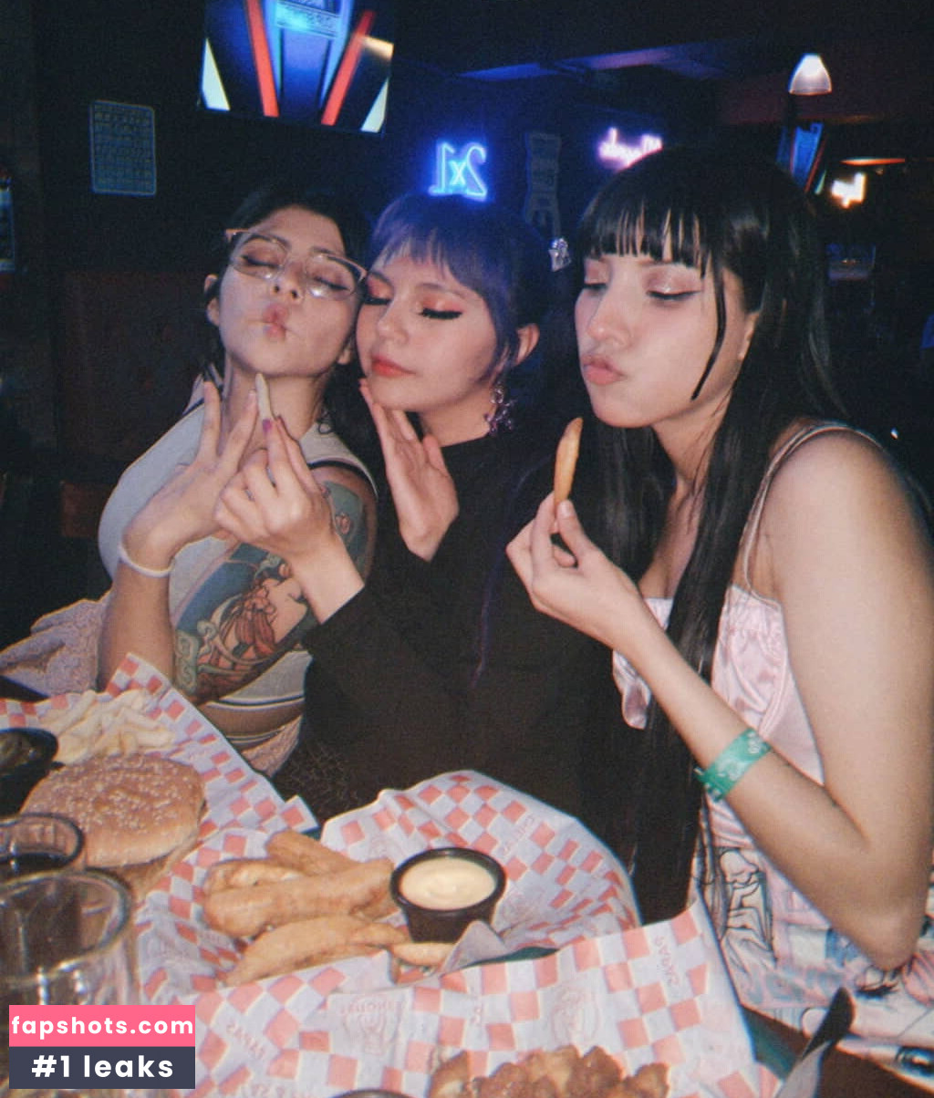 Melody Mew gallery photo #23