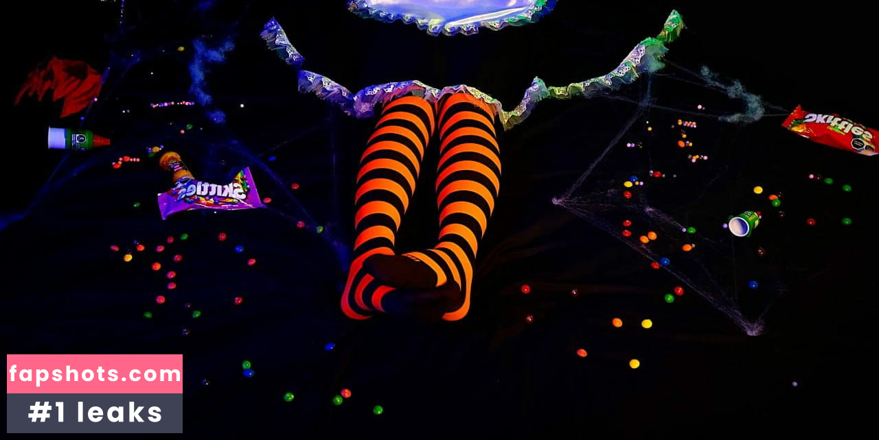 Melody Mew gallery photo #7