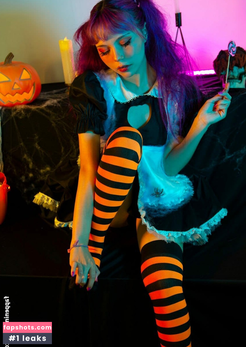 Melody Mew gallery photo #8