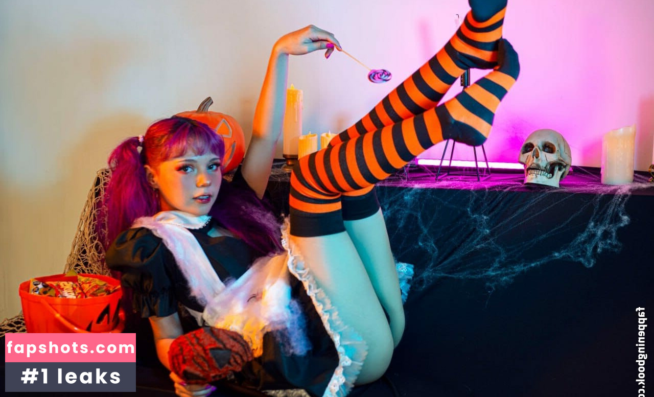 Melody Mew gallery photo #9