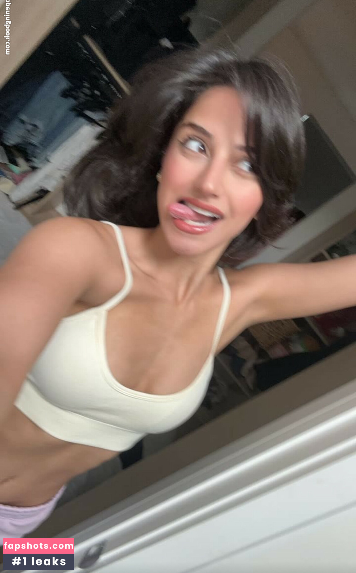 Melody Oz gallery photo #103