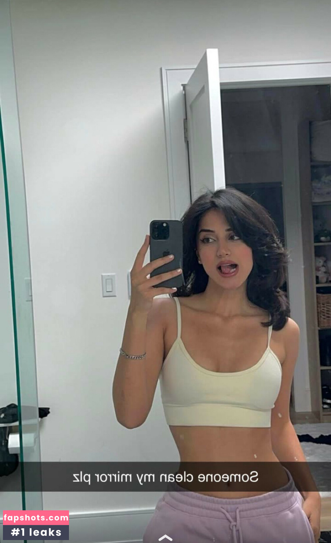 Melody Oz gallery photo #106