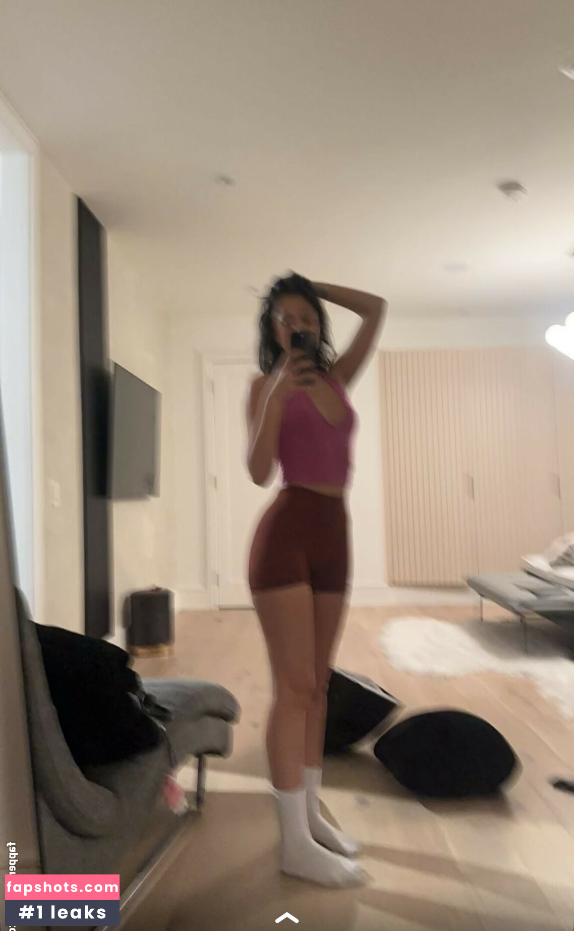 Melody Oz gallery photo #14