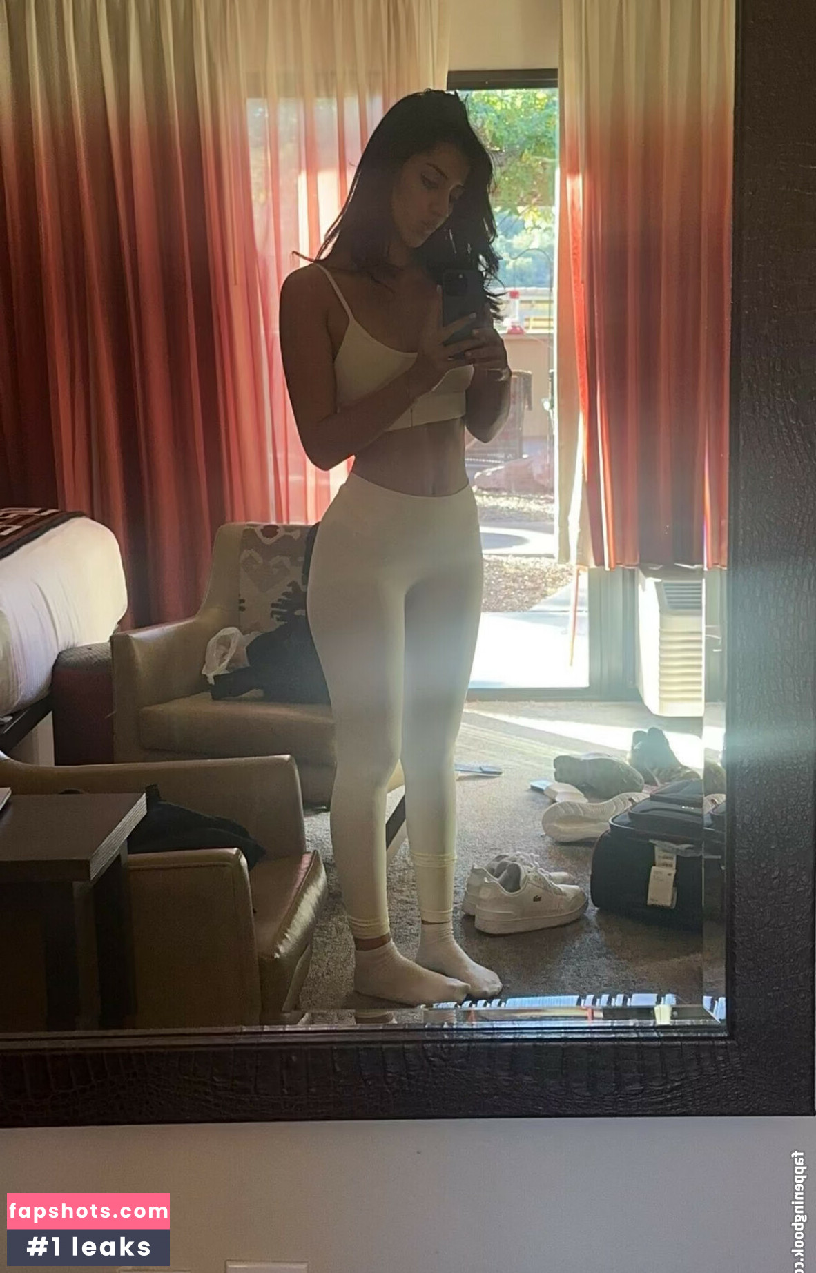 Melody Oz gallery photo #140