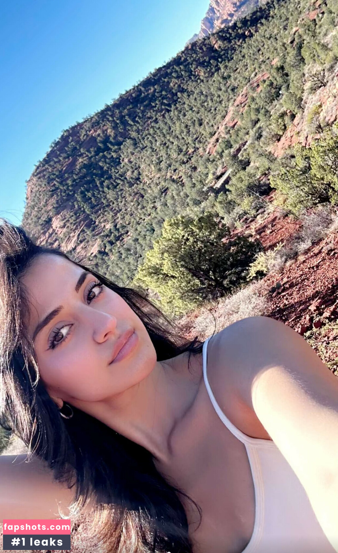 Melody Oz gallery photo #141