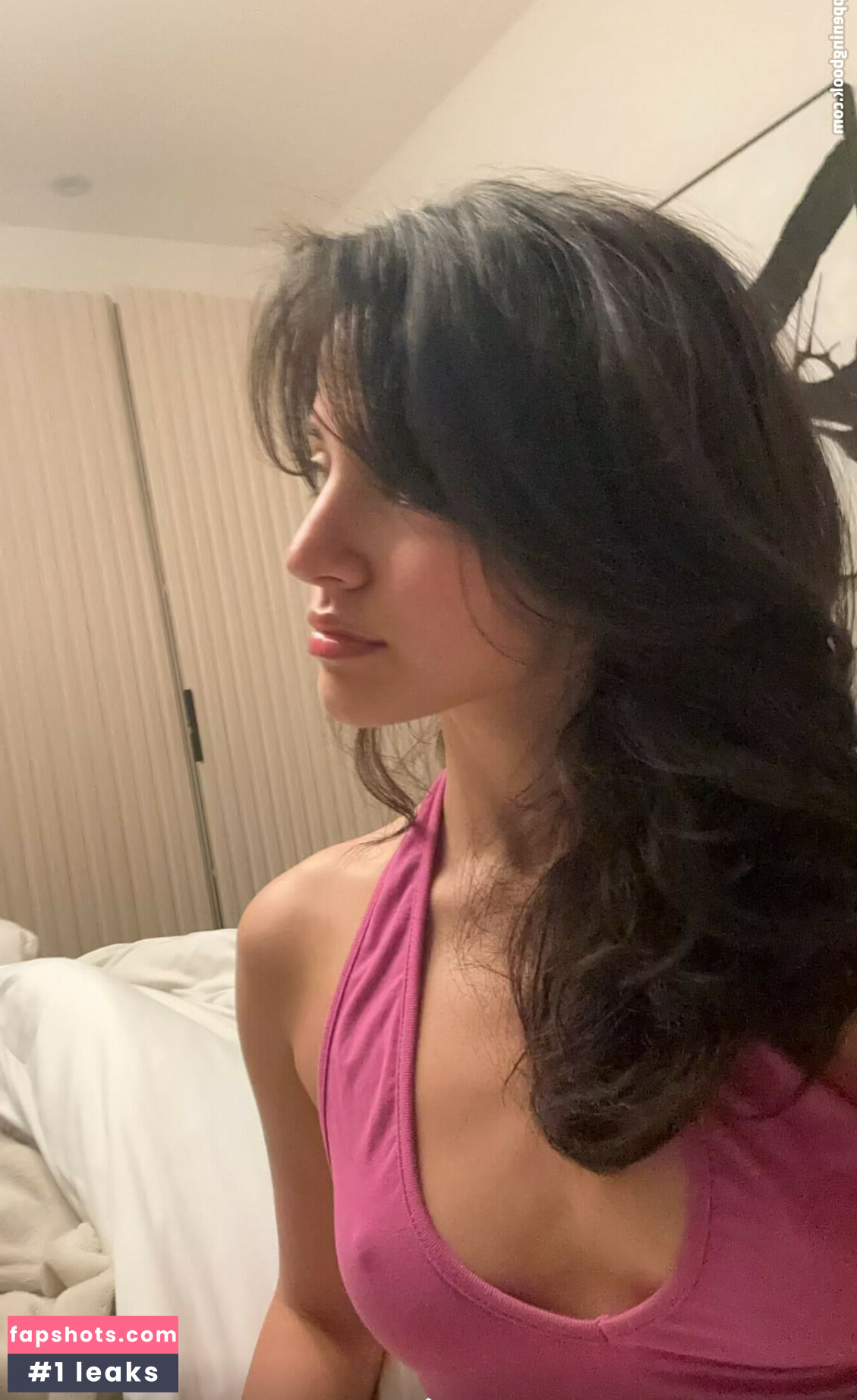 Melody Oz gallery photo #18