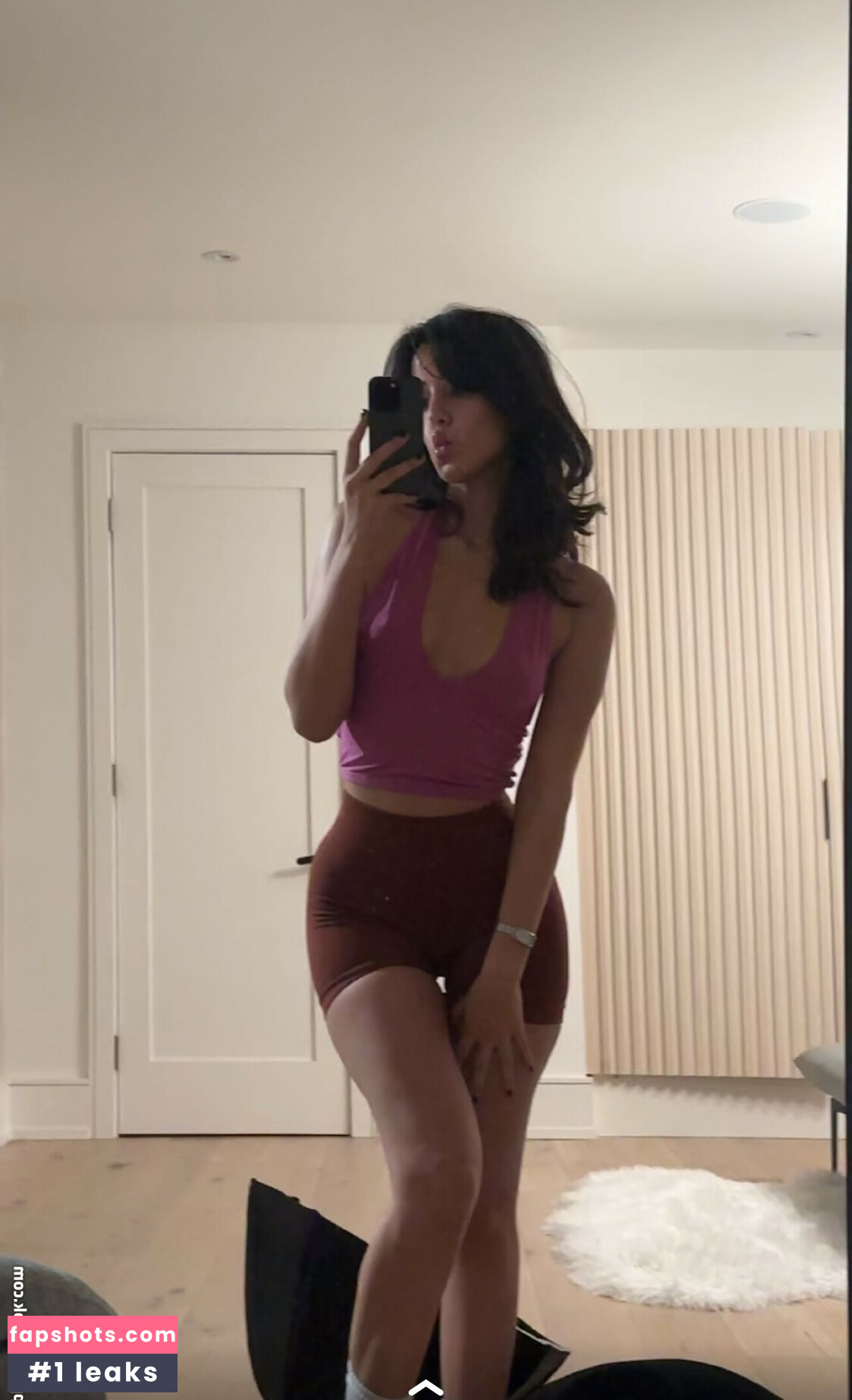 Melody Oz gallery photo #33