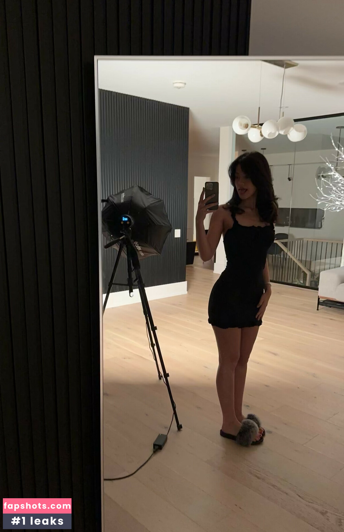 Melody Oz gallery photo #81