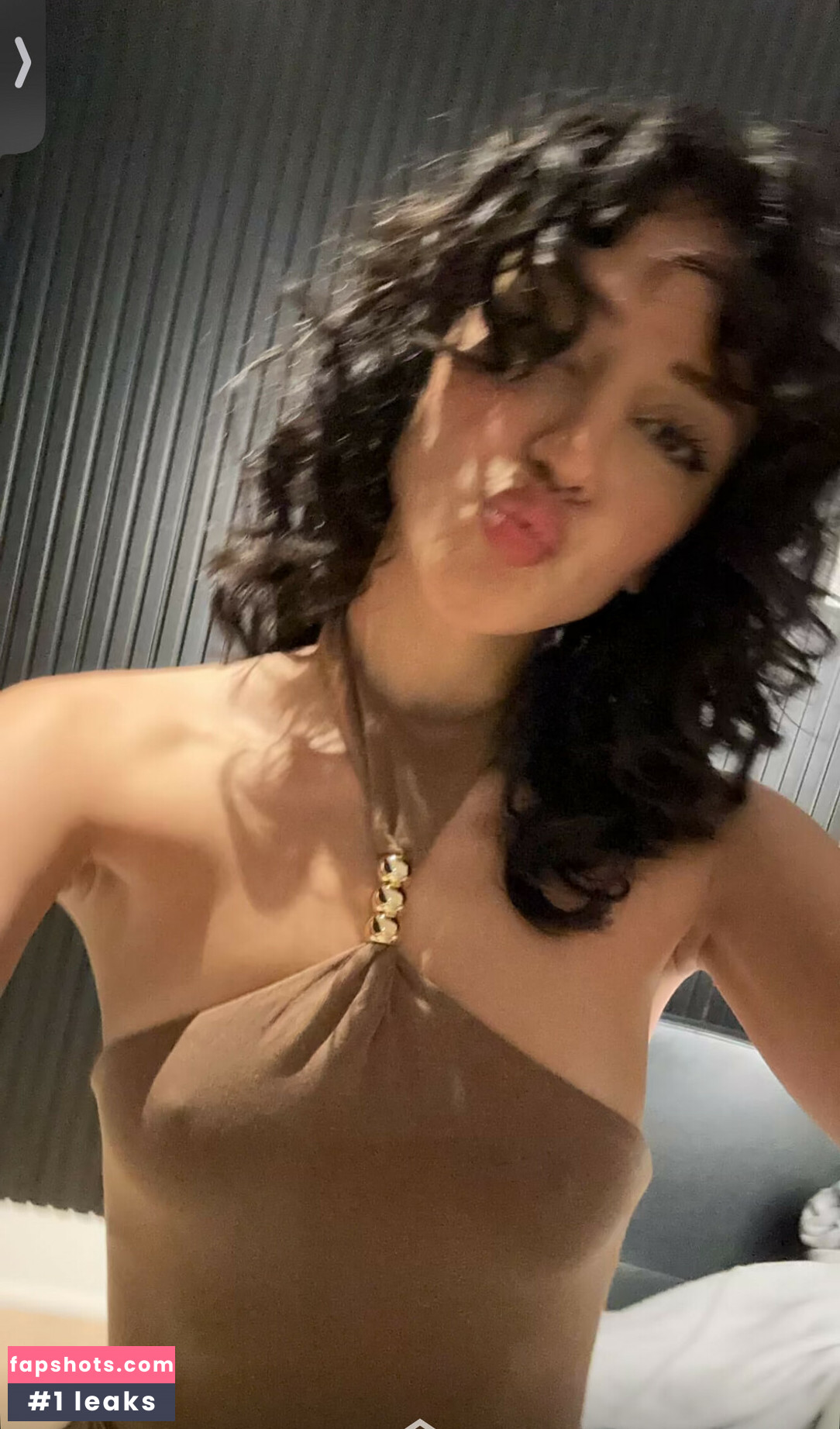 Melody Oz gallery photo #87