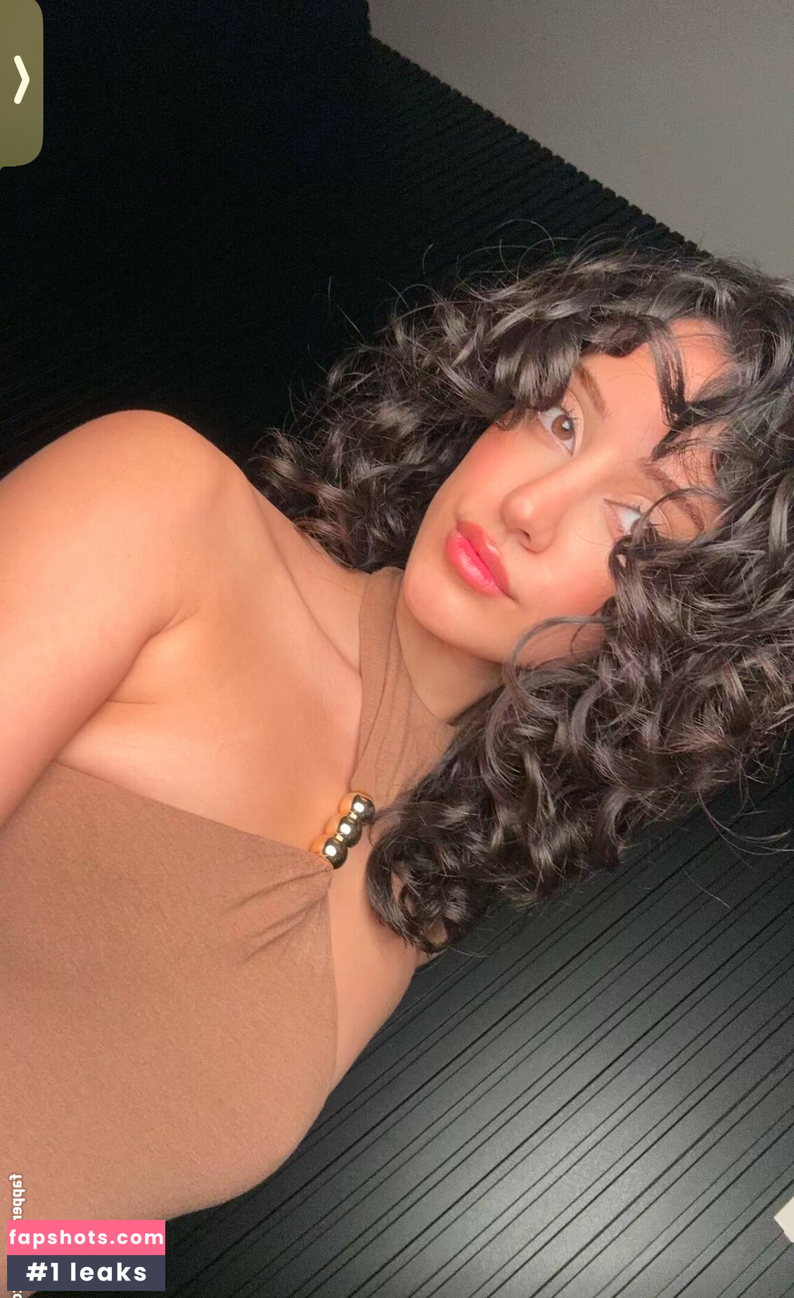 Melody Oz gallery photo #90