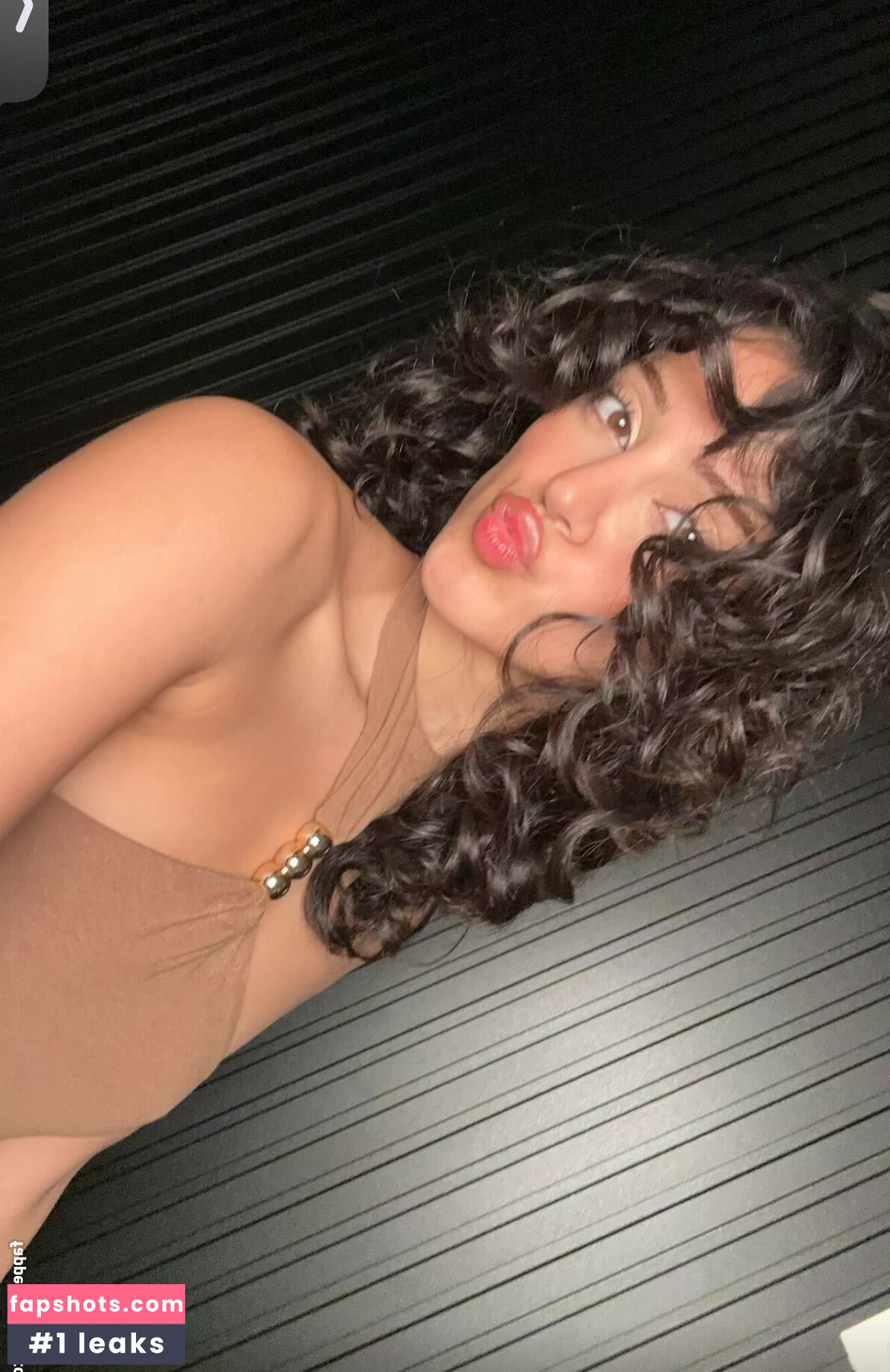 Melody Oz gallery photo #92