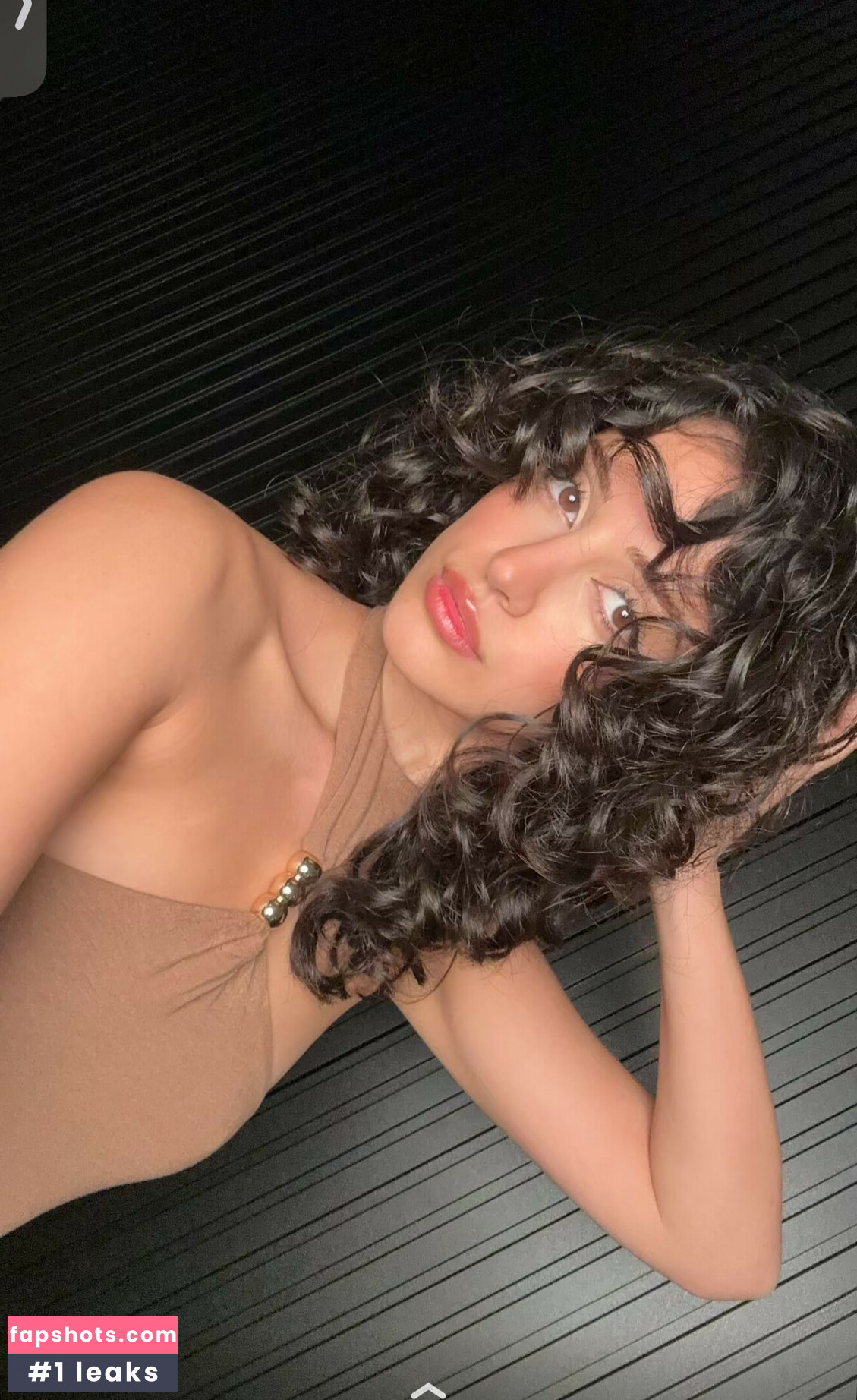 Melody Oz gallery photo #96