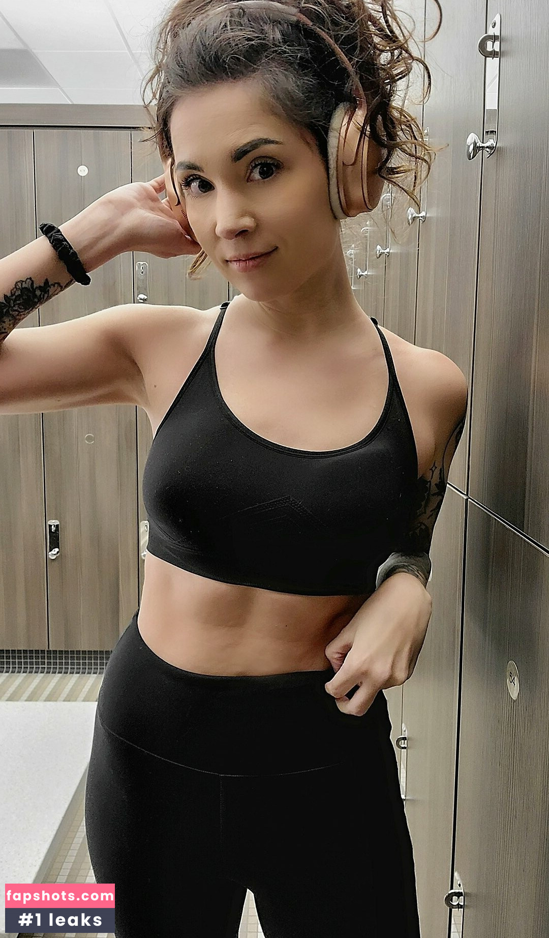 Melonie Mac gallery photo #11